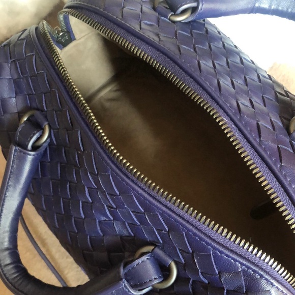 Bottega Veneta ( Like New) - Picture 7 of 13